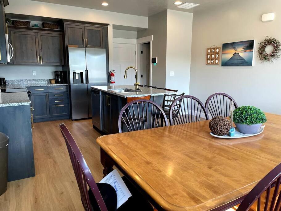 Lovely Condo! W/ Free Recreational Vehicle Parking 加登城 外观 照片